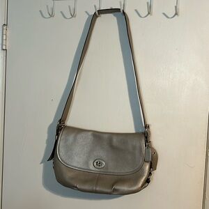Coach tote luxury shoulder bag